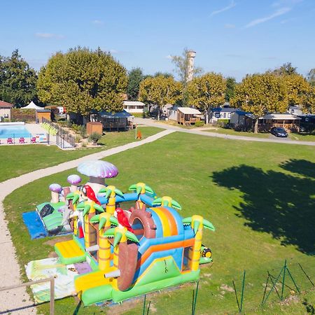 L'Oasis Des Dombes Hotel Ambérieux-en-Dombes Екстериор снимка