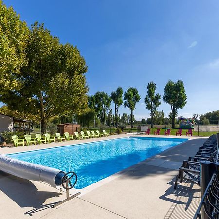L'Oasis Des Dombes Hotel Ambérieux-en-Dombes Екстериор снимка
