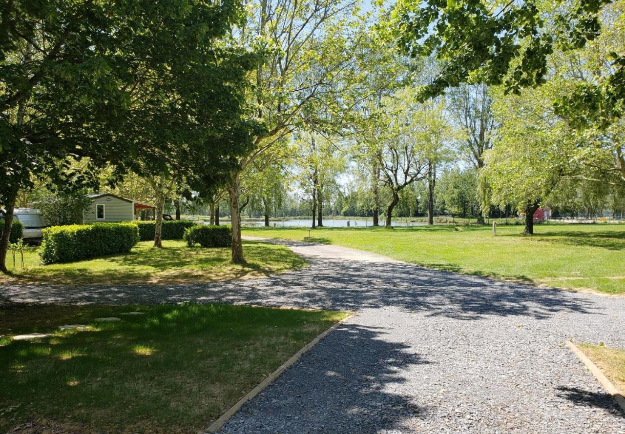 L'Oasis Des Dombes Hotel Ambérieux-en-Dombes Екстериор снимка